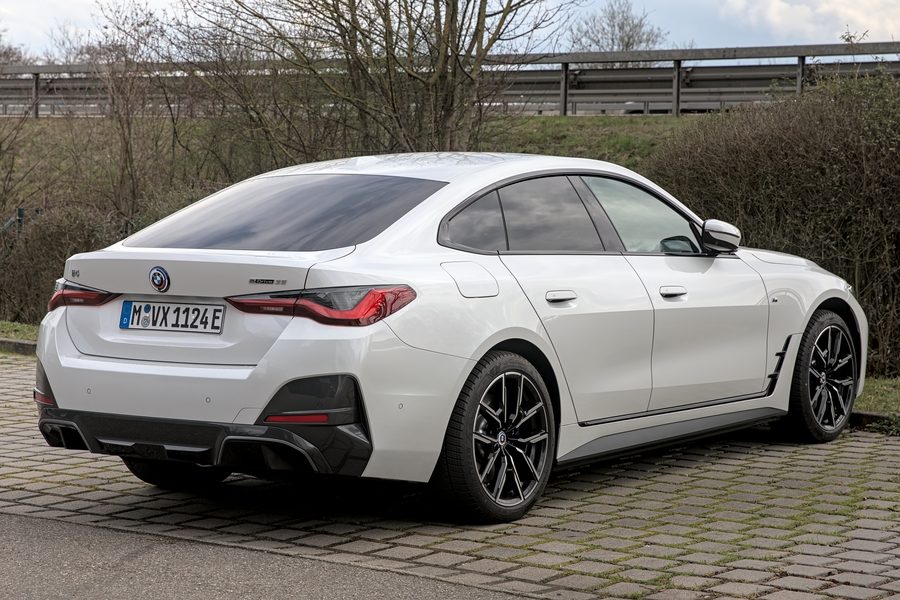 BMW i4