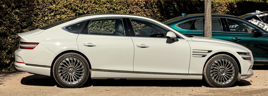 Genesis Electrified G80