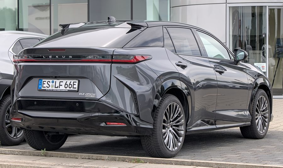 Lexus RZ 450e