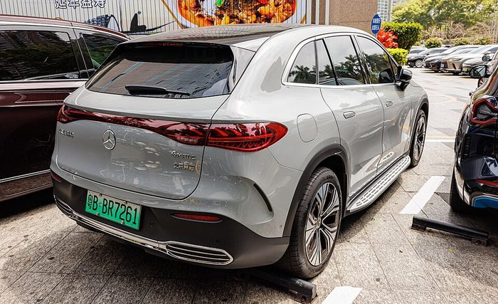 Mercedes-Benz EQE SUV