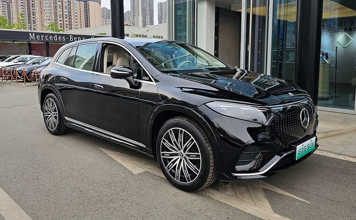 Mercedes-Benz EQS SUV